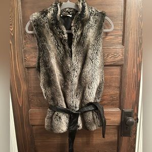 Kenar Cashmere Vest with belt loop